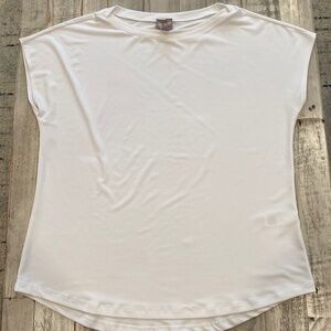 Chicos Blouse White Size 2 Short Sleeve Classic Top Large Pull over Light weight